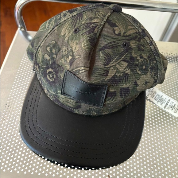 COACH Signature Flat Brim Cap Blend Leather Brim Hat Hawaiian flower Unisex - Picture 1 of 4